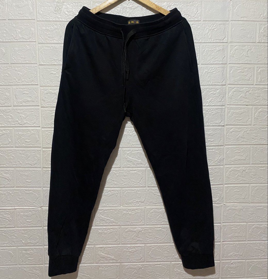 Evisu Jogger Pants (Category: Joggers) located in Dalaguete. Submitted by albryanbet57438 (Listing ID 1459642361, Image 2). Description: Size: Medium Off Excellent Condition No issue .