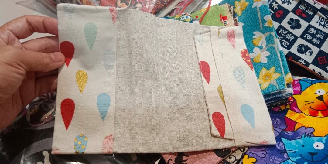 Fabric Small Book Covers assorted designs for take all (Category: Stationery & School Supplies) located in Bulacan. Submitted by Shoppe.Ups (Listing ID 1459531832, Image 2). Description: made in japan 100pcs take all what you see is what you get meetups: guiguinto plaridel bulacan - J&T *(Payment First) - LBC COP/COD *(payment first for shipping fee only) -pickup / lalamove *mop: via gcash pm for interested.