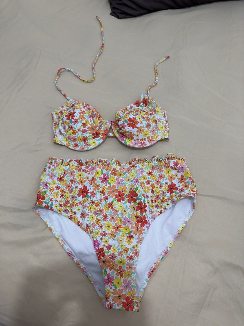 FLORAL UNDERWIRE BIKINI (Category: Bikinis & Swimsuits) located in Quezon City. Submitted by alygonzales (Listing ID 1459552343, Image 1). Description: SHEIN BRAND BRAND NEW NEVER NAGAMIT KAKA TANGGAP KO LANG HINDI LANG KASYA SAKIN .