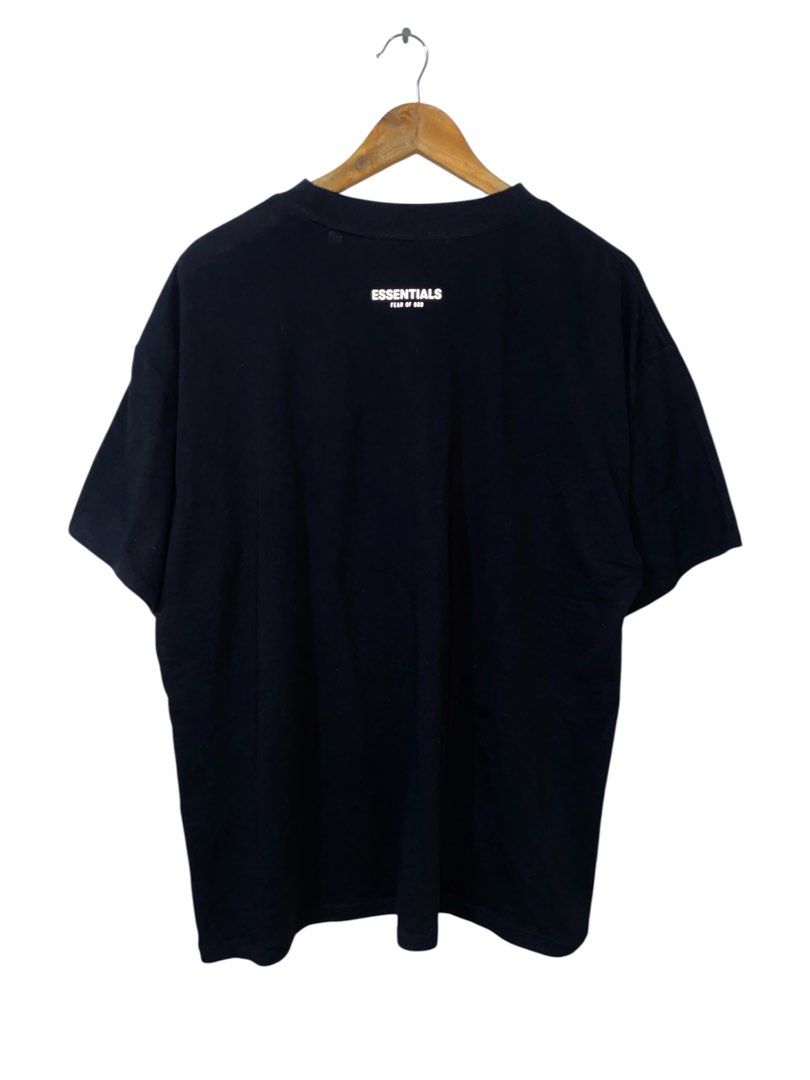 FOG ESSENTIALS Tee (Category: Tshirts & Polo Shirts ) located in Muntinlupa City. Submitted by ddptgs.thrift (Listing ID 1459514553, Image 1). Description: FOG ESSENTIALS tee 9.5/10 CONDITION 9.5/10 COLOR RATE Size fit to LARGE.
