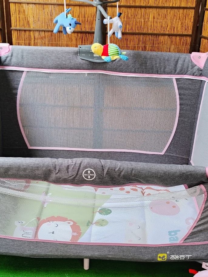 Foldable Baby Playpen Bedside Crib (Category: Cots & Cribs) located in Dasmarinas. Submitted by k3japanstoreph (Listing ID 1459531224, Image 3). Description: FOR SALE Brand New Foldable Baby Playpen Bedside Crib Easy Fold & Open · Comes with Storage Bag Brand new · Unused · Without box ✅ Approx. L100 cm x W70cm x H74cm Actual photos (WYSIWYG) ❌ No return, no exchange ₱2,599 — Mine now, pay now 💳 📍 Dasmariñas, Cavite 🚚 Ships nationwide 📦 Shipp