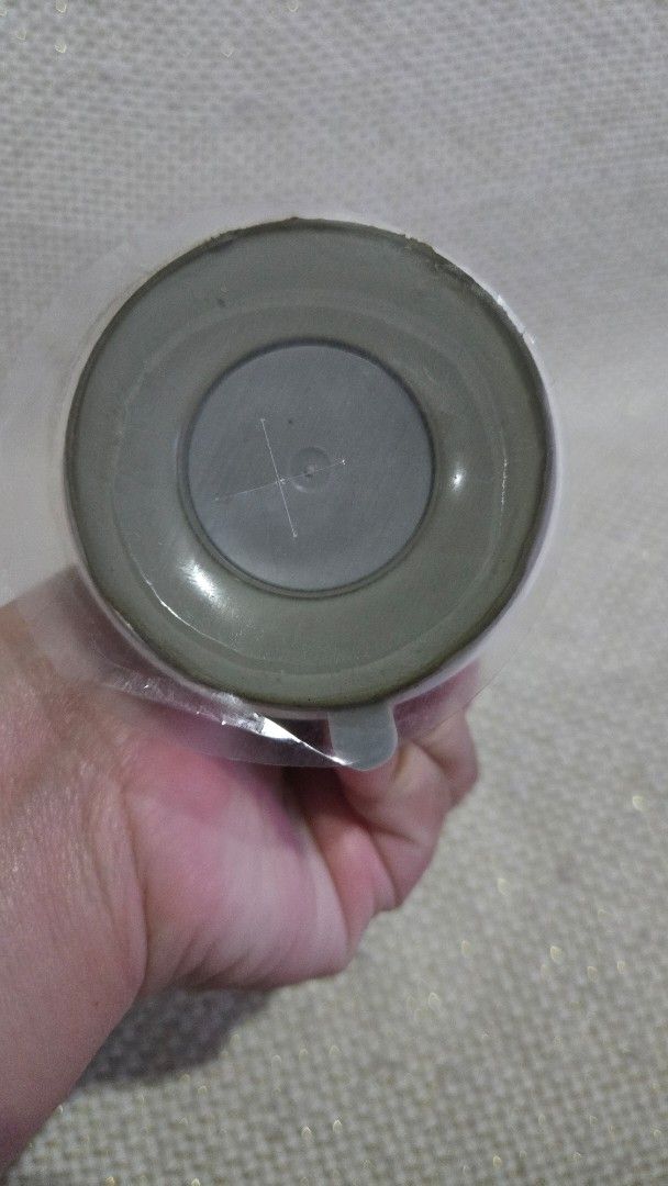 Foldable Phone Holder with Popsocket (Category: Other Accessories) located in Las Pinas. Submitted by finderskeepers.01 (Listing ID 1459560563, Image 3). Description: Foldable Phone Holder with Popsocket (still sealed).