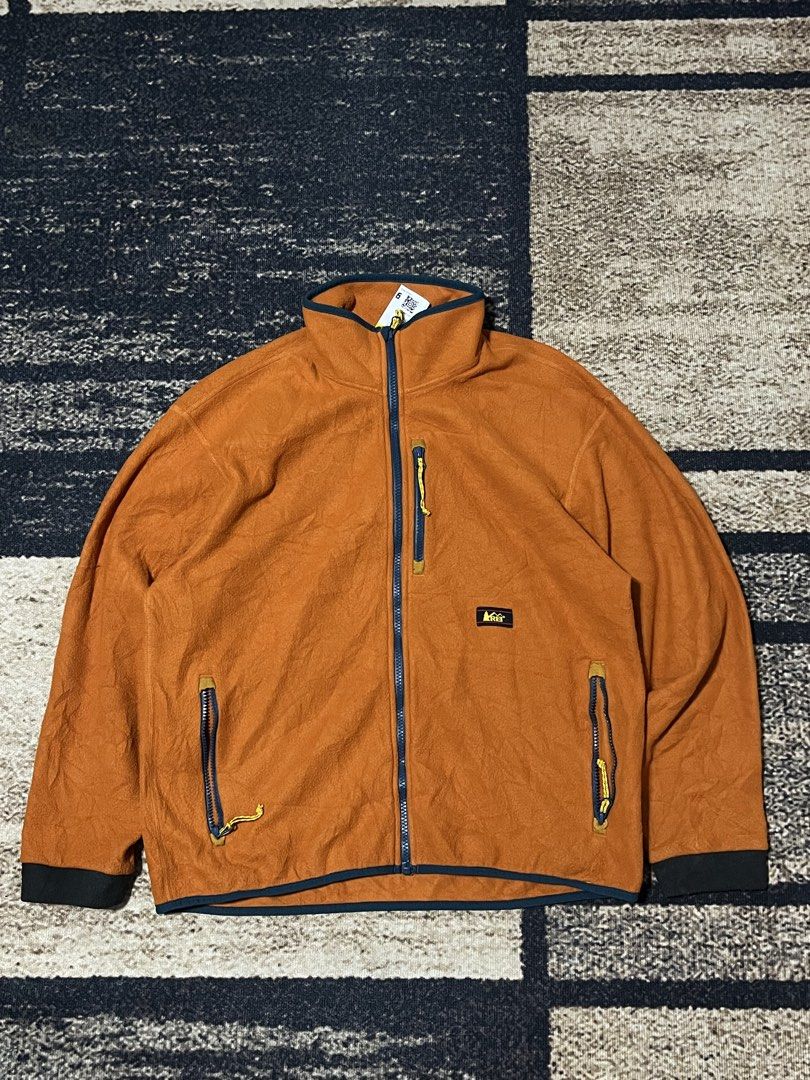 FOR SALE (Category: Coats, Jackets and Outerwear) located in Bulacan. Submitted by sef19 (Listing ID 1459651412, Image 1). Description: REI - size : medium womens condition : excellent price : ₱680 - location : bulacan mop : gcash / jnt pm 📩📩📩.