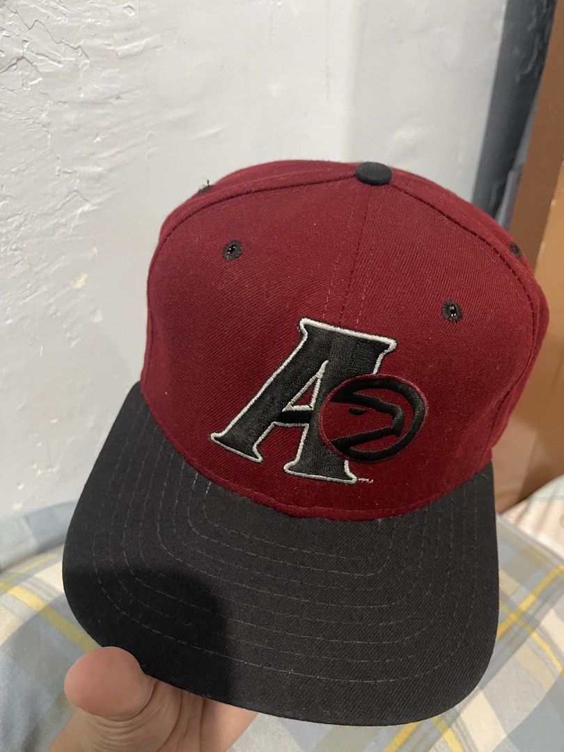 For sale vintage cap (Category: Caps & Hats) located in Manila. Submitted by sweetfourshop (Listing ID 1459545416, Image 2). Description: For sale vintage new era atlanta hawks ca.