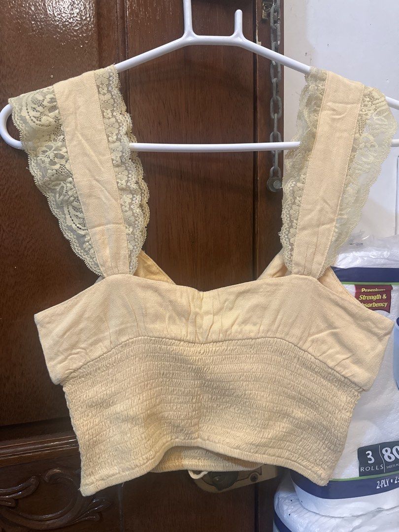 Forever 21 Yellow Lace Linen Top (Category: Blouses) located in Cavite. Submitted by irenebaebaebidoo (Listing ID 1459599719, Image 2). Description: This used to be one of my fav top 💛 Helping tags, Zara, Araw the Line, Wear Anika, Cariño, Love Bonito, Bershka, Pull&Bear, Stradivarius..