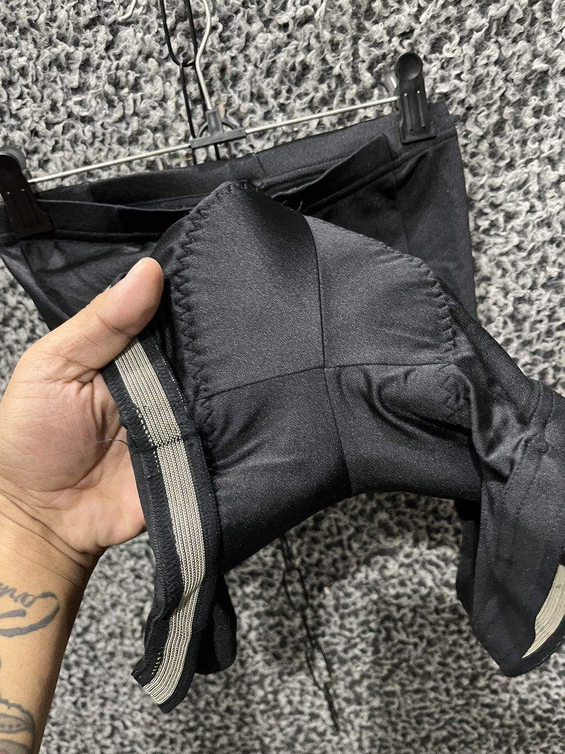 Fox bike short | Size L (Category: Shorts) located in General Trias. Submitted by z_rchustlin.4 (Listing ID 1459618123, Image 3). Description: auth.