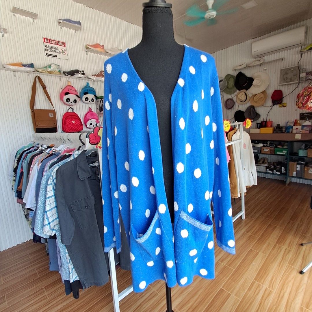 Foxcroft Open-front polka dot cardigan sweater (Category: Coats, Jackets and Outerwear) located in Digos. Submitted by richcaliforniaclothingstore (Listing ID 1459532487, Image 1). Description: 📌Manage your expectations this is not brandnew 📦We ship nationwide via J&T Express (no COD❌️) 📍Location: Lim Extension Digos City Davao Del Sur (besides camillian sister) 📝Lay-away terms available 🎥 We offer video calls for transparency so you can per