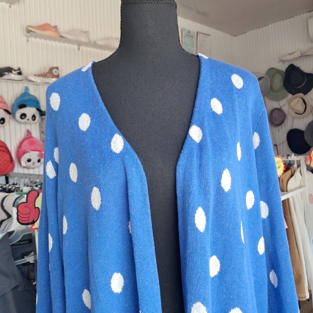 Foxcroft Open-front polka dot cardigan sweater (Category: Coats, Jackets and Outerwear) located in Digos. Submitted by richcaliforniaclothingstore (Listing ID 1459532487, Image 2). Description: 📌Manage your expectations this is not brandnew 📦We ship nationwide via J&T Express (no COD❌️) 📍Location: Lim Extension Digos City Davao Del Sur (besides camillian sister) 📝Lay-away terms available 🎥 We offer video calls for transparency so you can per