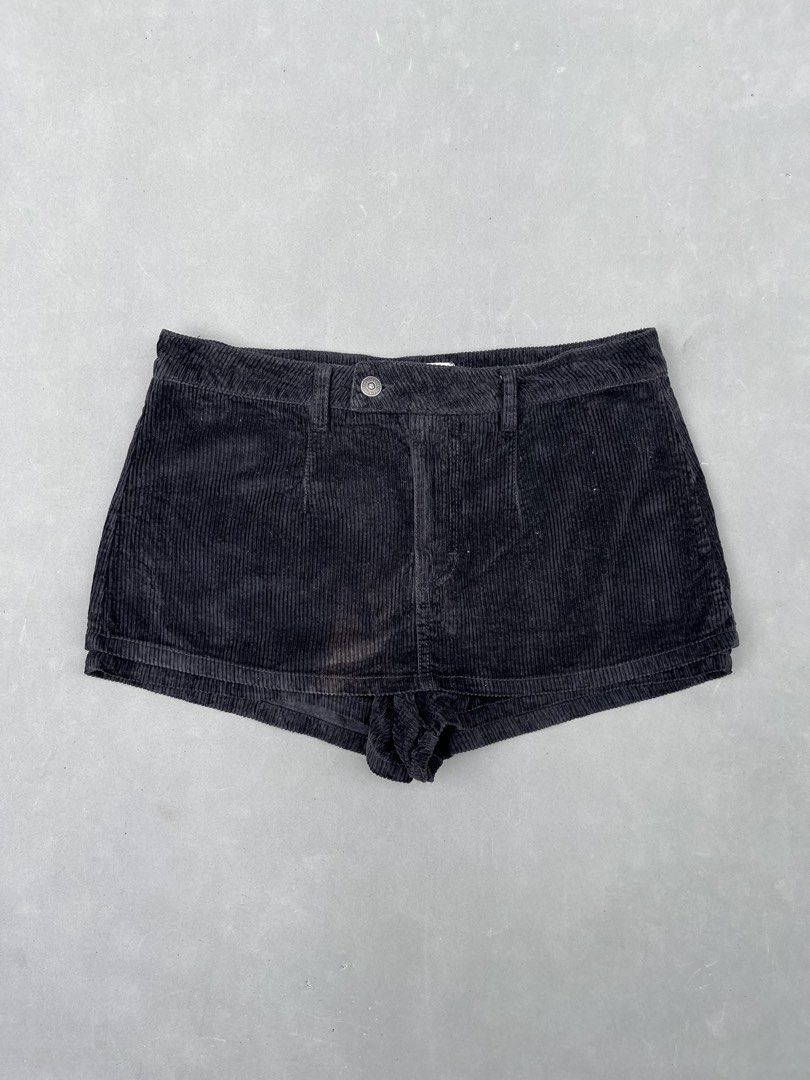 FREE PEOPLE CORDUROY LOW SKORT (Category: Skirts) located in Quezon City. Submitted by kentstuff (Listing ID 1459637180, Image 1). Description: FREE PEOPLE CORDUROY LOW SKORT Waist: 28 Length: 11 Condition: Excellent CR: 9.8/10 Issue: last pic.