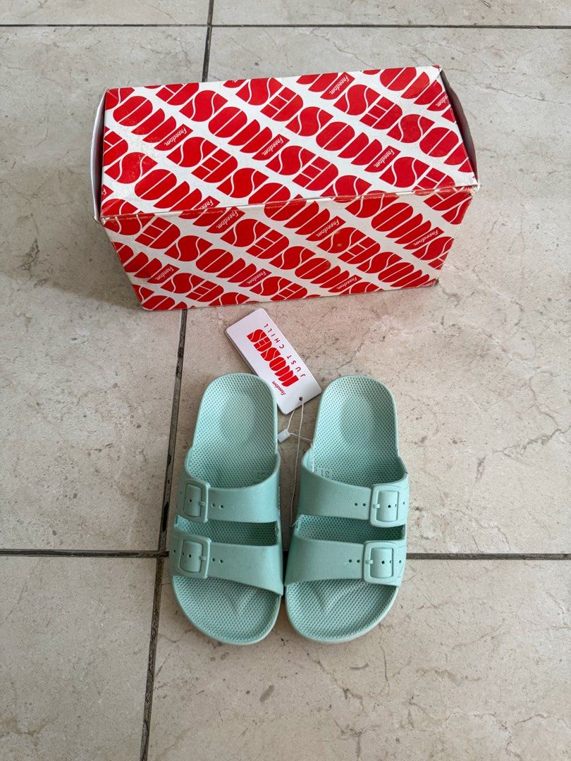 Freedom Moses Kids Slides Size C12 (Category: Babies & Kids Fashion) located in Taguig. Submitted by whomcwhat (Listing ID 1459550309, Image 1). Description: Brand new (bought but never got to use) Color: Sage Size: US 12C or EU 30/31 Please see Freedom Moses Kids size chart .