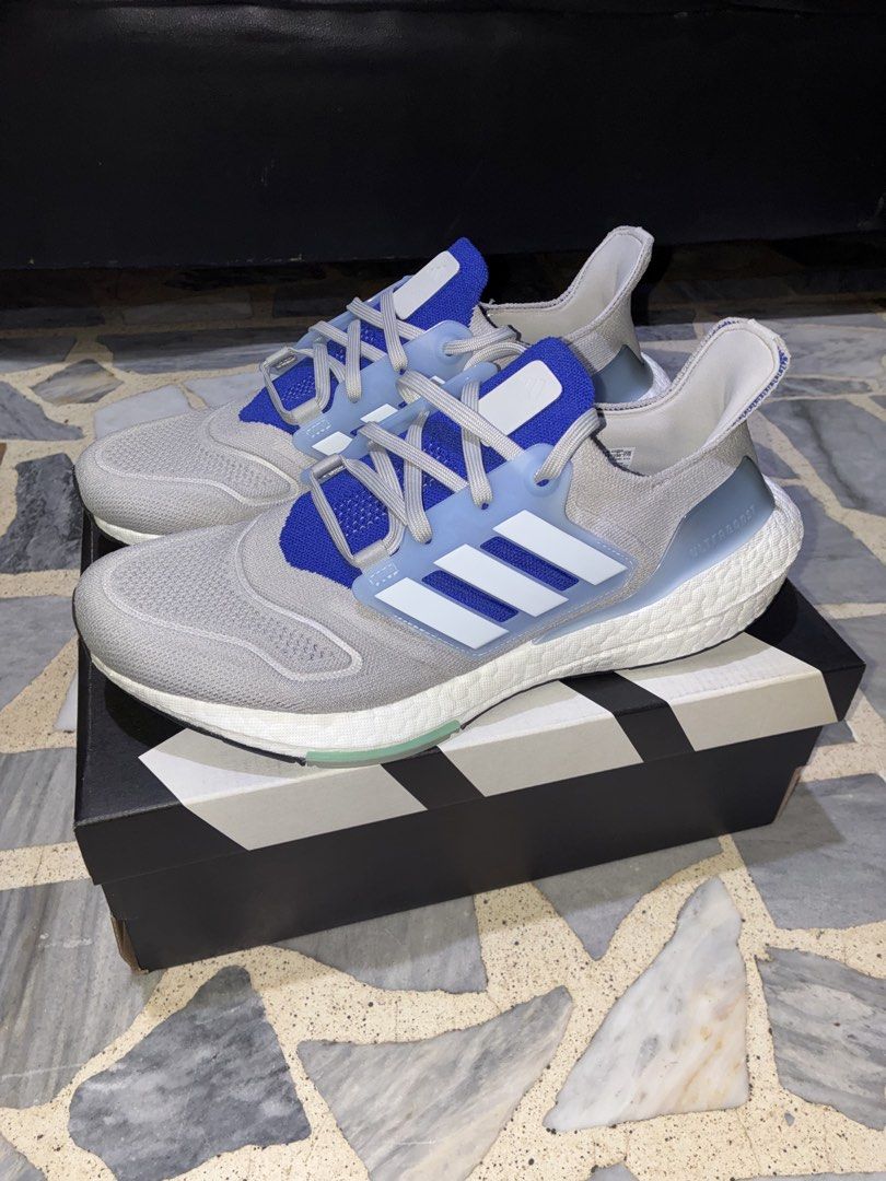 FS: Adidas Ultraboost 22 (Category: Casual Shoes) located in Manila. Submitted by josh.sd12 (Listing ID 1459623565, Image 2). Description: FOR SALE‼️ Adidas Ultraboost 22 (Running Shoes) Grey/Lucid Blue Colorway US size 10 Brand new (Unused) with box PRICE: Php 6000 (still negotiable) DM if interested 🤩.