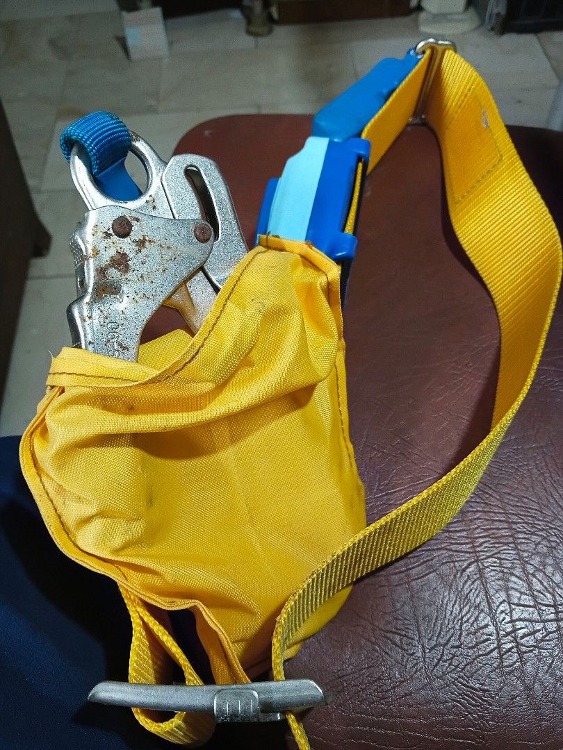 Fujii denko safety belt, used (Category: Hiking & Camping) located in Paranaque City. Submitted by 4thestate.surplusan (Listing ID 1459617009, Image 3). Description: fujii denko safety belt.