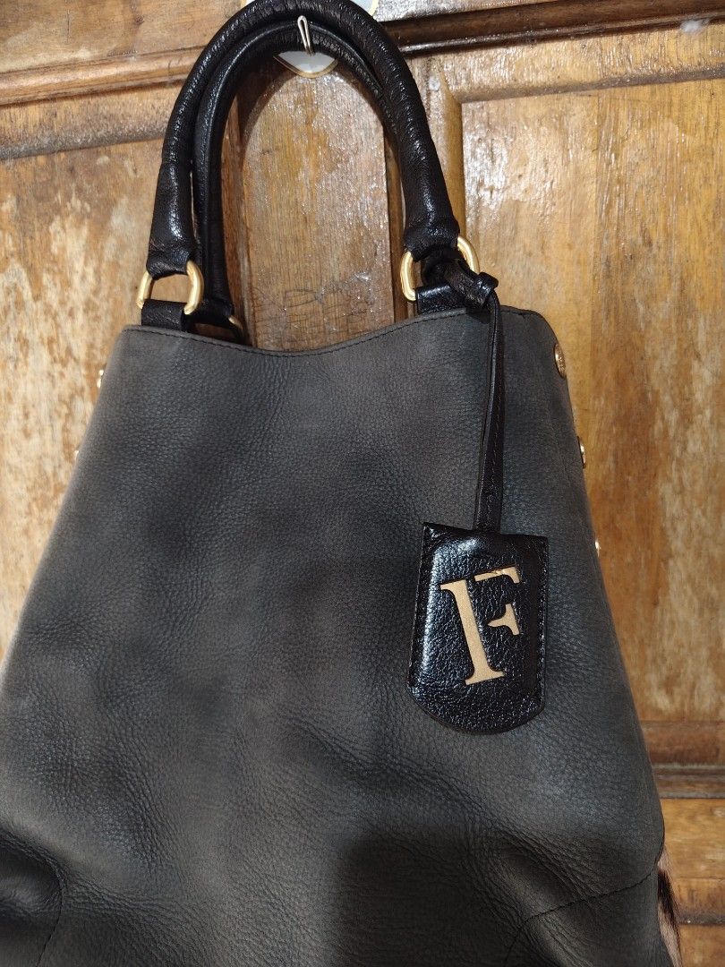 Furla Genuine Leather Bag (Category: Luxury Bags & Wallets) located in Iloilo. Submitted by branded-boy0422_16 (Listing ID 1459491785, Image 2). Description: Authentic W: 11 L: 10 excellent to as new no issue Ganda nito sa personal.