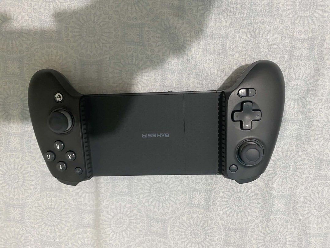 GameSir G8+ Galileo Wireless Mobile Game Controller (Category: Controllers) located in Rizal. Submitted by wel8262 (Listing ID 1459564496, Image 3). Description: GameSir G8+ Galileo Wireless Mobile Game Controller -Item: GameSir G8+ Galileo Wireless Mobile Game Controller -Condition: Mint condition with box -Wireless Bluetooth connection -Adjustable design for different mobile devices -Fully functional, all buttons and controls working properly R