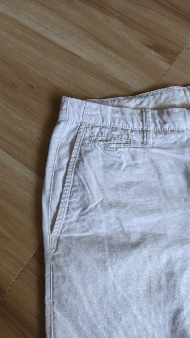 GAP White Chino Shorts Size 32 (Category: Shorts) located in Cavite. Submitted by thrifty.ever (Listing ID 1459527670, Image 2). Description: - Classic white chino shorts from GAP - Size 32 waist can fit up to 34 - Comfortable for everyday wear - Simple and versatile design - Ideal for casual outings or a relaxed look - Easy to pair with any top.