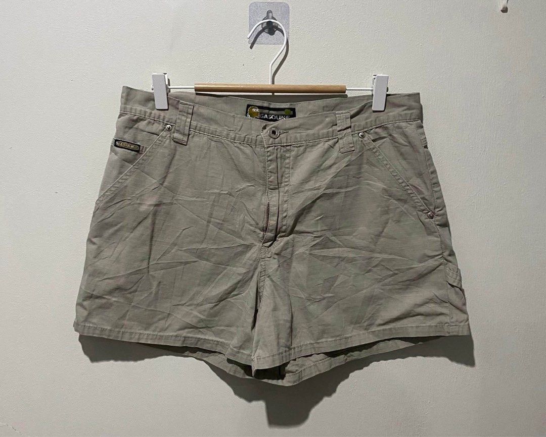 Gasoline women’s utility short (Category: Shorts) located in San Carlos City. Submitted by roseee_012 (Listing ID 1459624475, Image 1). Description: Gasoline Women’s Utility Short Size 7/8 on tag Waistline 32 Length 14 Leg Hole 14 Dm📩.