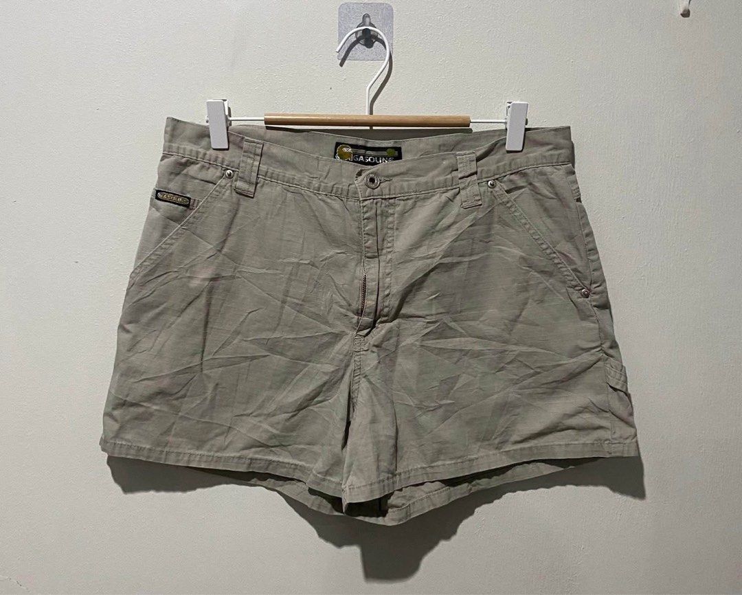 Gasoline women’s utility short (Category: Shorts) located in San Carlos City. Submitted by roseee_012 (Listing ID 1459624475, Image 3). Description: Gasoline Women’s Utility Short Size 7/8 on tag Waistline 32 Length 14 Leg Hole 14 Dm📩.