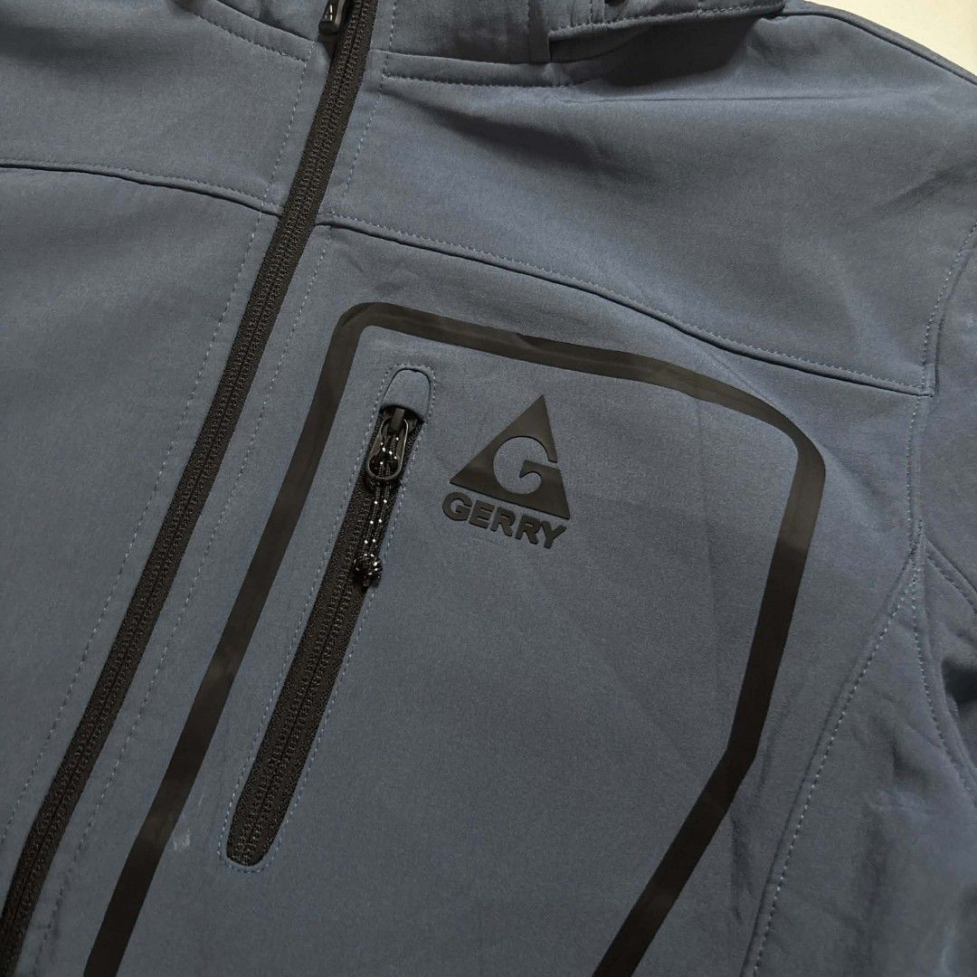 Gerry Men's Softshell Jacket ( Wind & Water Resistant ) (Category: Activewear) located in San Pablo. Submitted by refitsph (Listing ID 1459672452, Image 3). Description: - Width: 24 - Length: 29.5 - Legit / Authentic - Flawless - Already Washed and Ready to Wear.