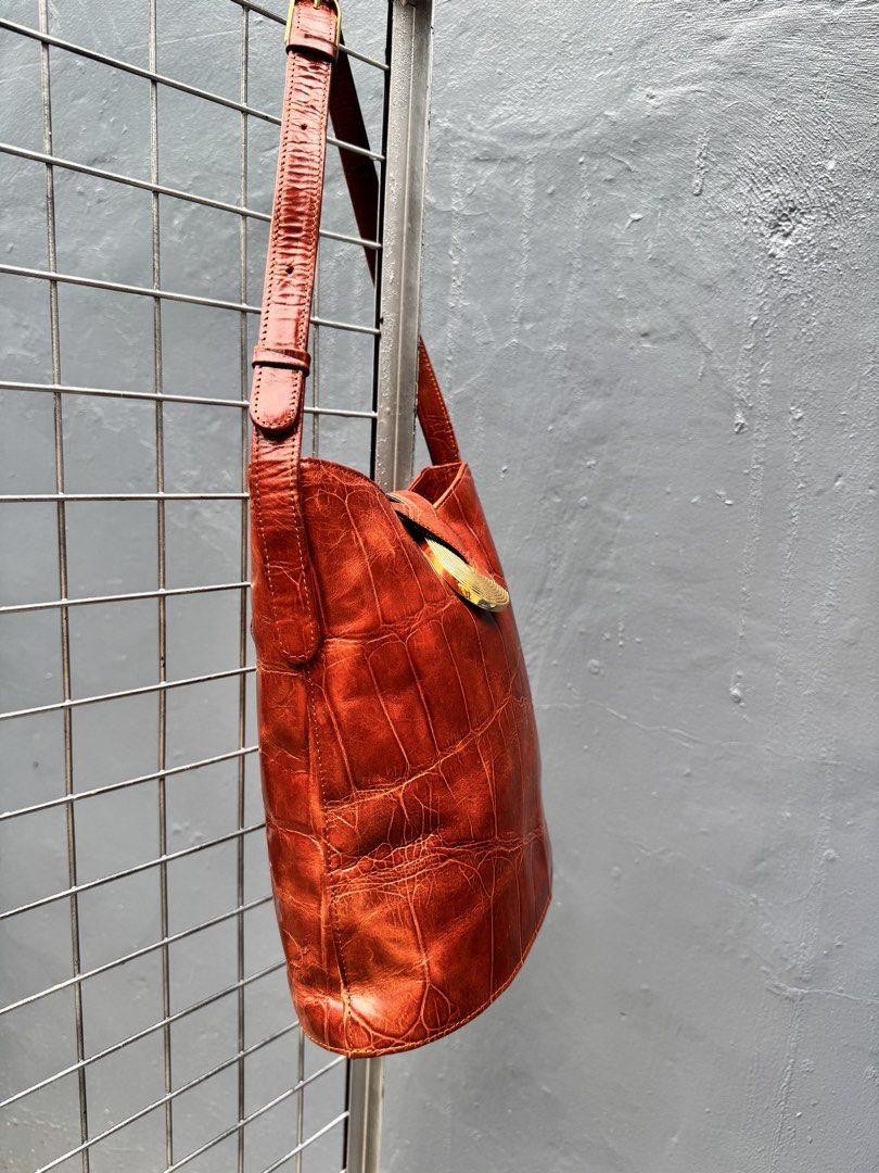 Givenchy Bag (Category: Luxury Bags & Wallets) located in Manila. Submitted by thevintage90_sretro. (Listing ID 1459550507, Image 3). Description: Givenchy Bag excellent condition legit dm.