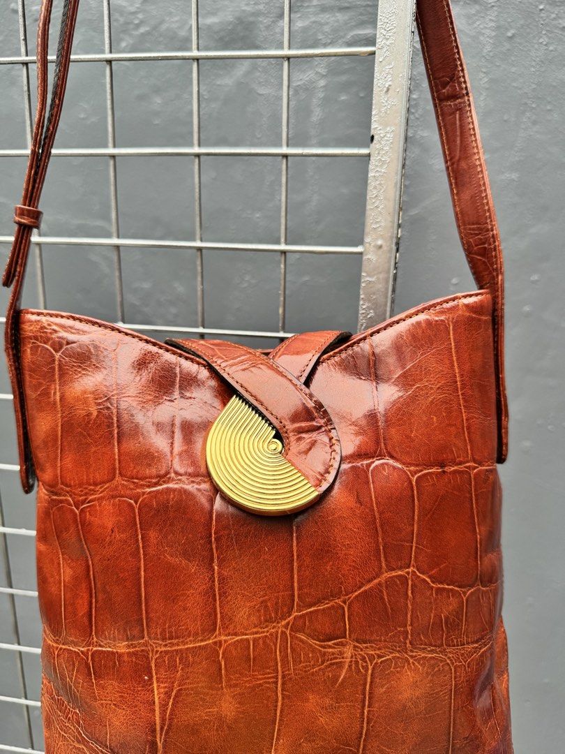 Givenchy Bag (Category: Luxury Bags & Wallets) located in Manila. Submitted by thevintage90_sretro. (Listing ID 1459550507, Image 2). Description: Givenchy Bag excellent condition legit dm.