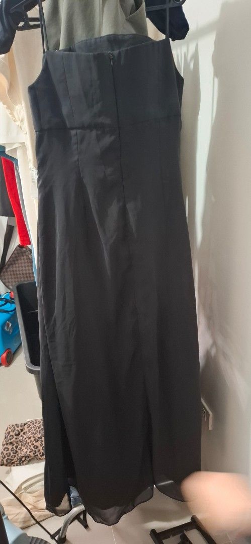 Gowns (Category: Evening dresses & gowns) located in Bulacan. Submitted by ditchandswitch (Listing ID 1459674221, Image 3). Description: RFS: Decluttering.