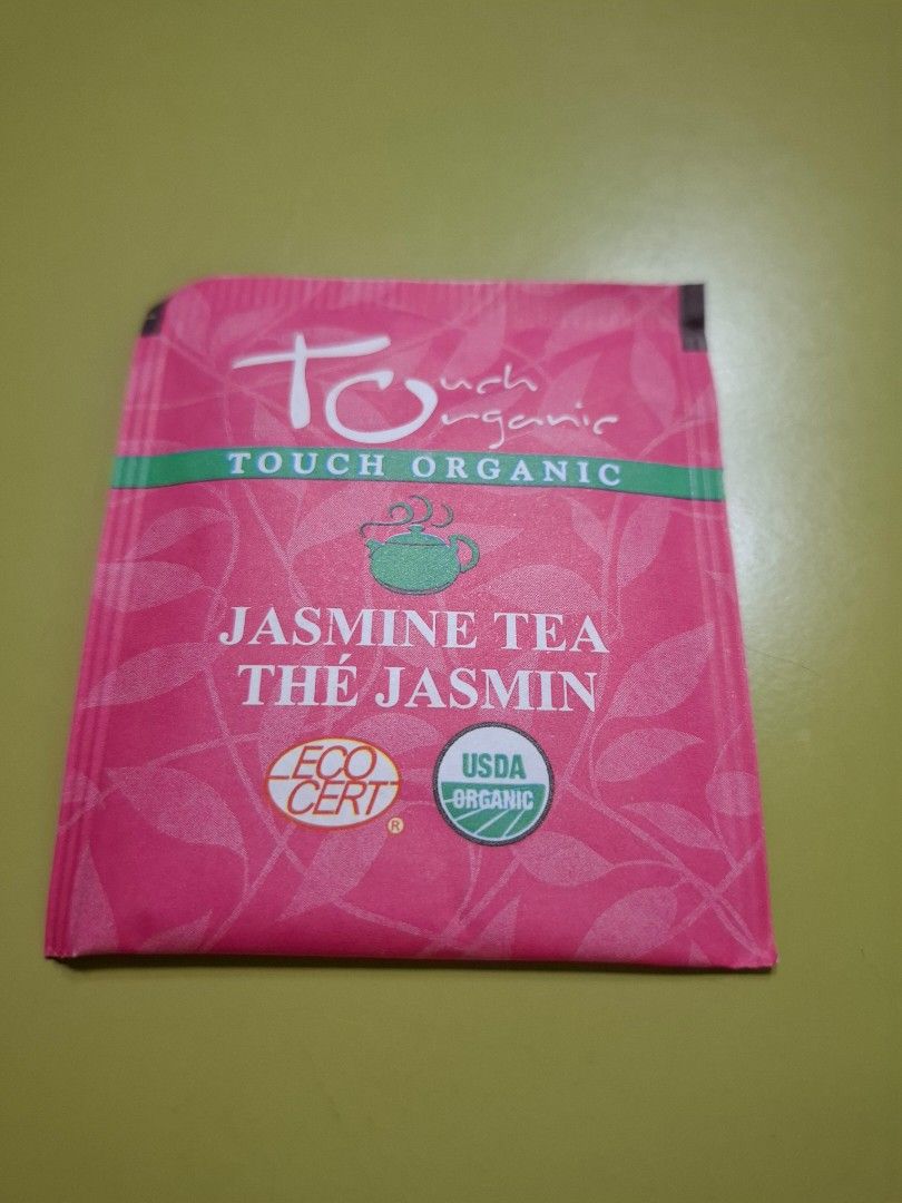 TOUCH ORGANIC Jasmine White GREEN TEA 40g (Category: Beverages) located in Pasig City. Submitted by keekeedee (Listing ID 1459599897, Image 3). Description: 1. ORGANIC WHITE TEA 10 bags Net Weight: 20g Organic white tea is a slightly fermented green tea blended with rare silver tea leaves and buds. The richest in antioxidants, this tea is recognized for its golden hue and less bitter taste. 2. ORGANIC JASMINE GREEN TEA 10 bags Net Weight: 20g Pre