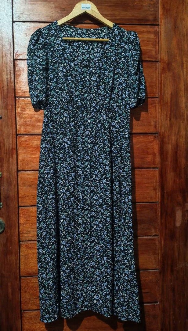GU FLORAL PRINT BUTTON DOWN DRESS (Category: Dresses) located in Cavite. Submitted by j-jthriftshop (Listing ID 1459628954, Image 2). Description: GU FLORAL PRINT BUTTON DOWN DRESS EXCELLENT CONDITION LARGE BUST 19" LENGTH 47" .