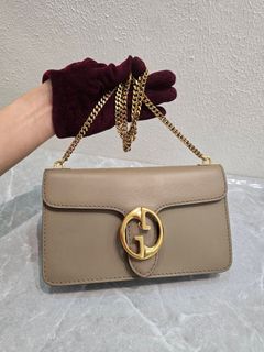 (Category: ) located in . Submitted by SecondhandItems97 (Listing ID 1459578613, Image 1). Description: .