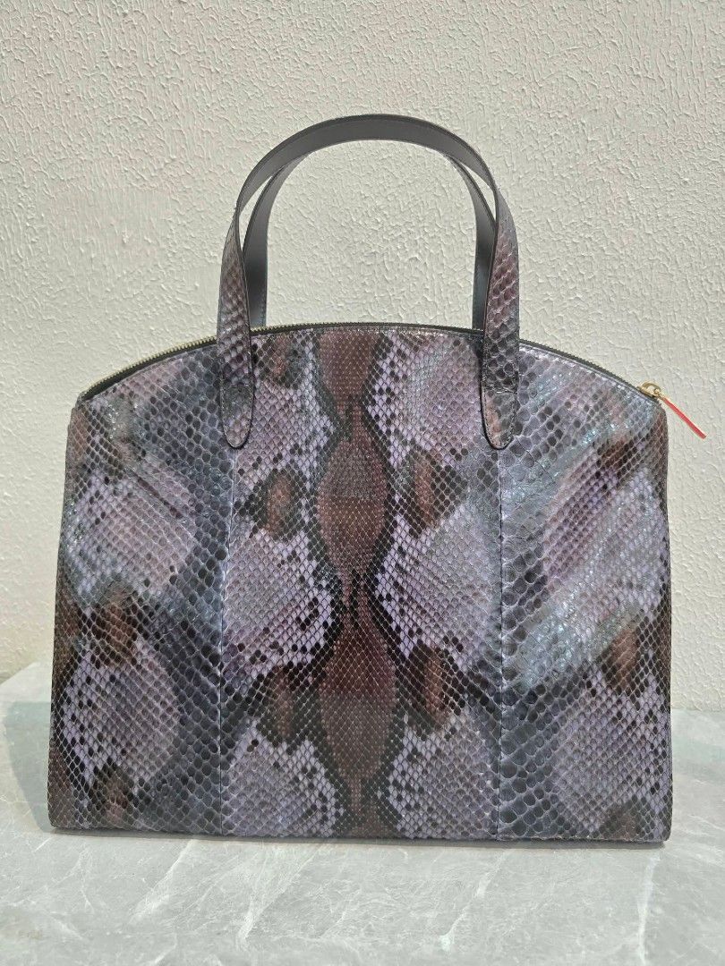 Gucci Python Balthus Dome Satchel Top Handle Bag Authentic💯💯 (Category: Tote Bags) located in Davao. Submitted by SecondhandItems97 (Listing ID 1459578050, Image 1). Description: Medium size Includes Gucci dustbag💯.