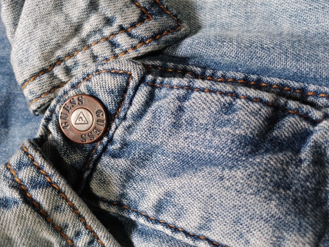 Guess Acid Washed Denim (Category: Activewear) located in Baguio. Submitted by bado.feels (Listing ID 1459605969, Image 3). Description: Size s-m 19x26 Sleeves 24.5 200+sf Baguio Loc.