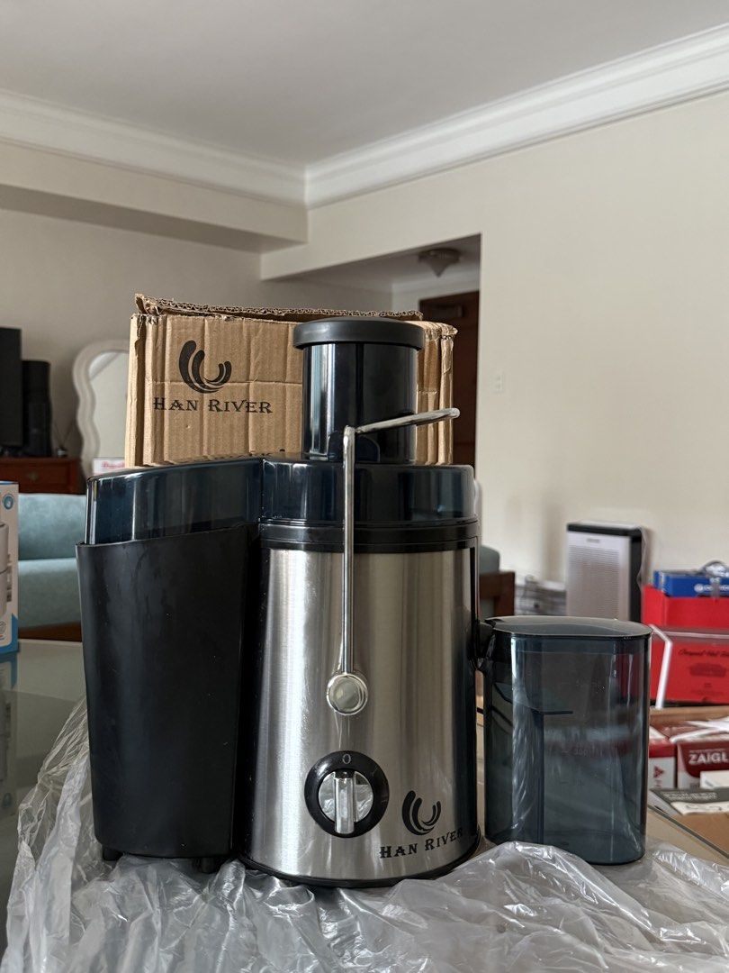 Han River Juicer (RUSH SALE) (Category: Juicers, Blenders & Grinders) located in Makati City. Submitted by TZ.Collections (Listing ID 1459683644, Image 2). Description: 📍Salcedo, Makati - BRAND-NEW - LALAMOVE, MEET UP, SHIPPING via LBC, J&T. - FREE SHIPPING AROUND MAKATI - DON’T BE BARAT PO. Key Features: * 🍎 Large feeding chute – accommodates larger pieces of fruits and vegetables, reducing preparation time. * 🥤 Automatic juice and pulp separ