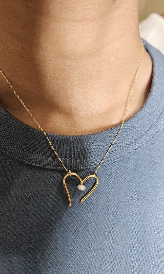 Heart with pearl necklace gold pawnable (Category: Necklaces) located in Manila. Submitted by maxessentials (Listing ID 1459683086, Image 2). Description: 14k gold pawnable brand new.