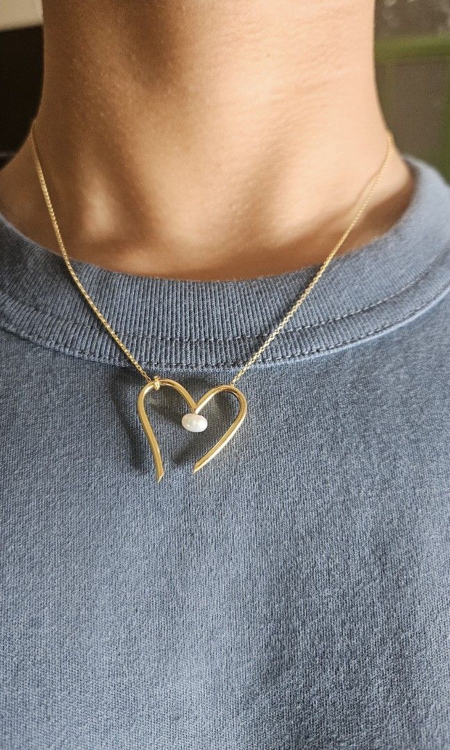 Heart with pearl necklace gold pawnable (Category: Necklaces) located in Manila. Submitted by maxessentials (Listing ID 1459683086, Image 3). Description: 14k gold pawnable brand new.
