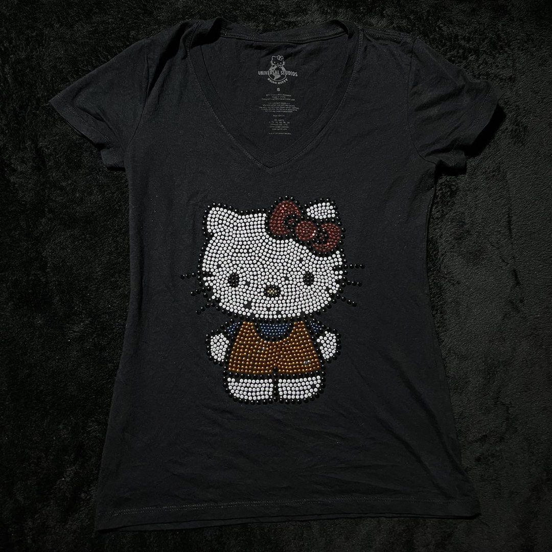 HELLO KITTY UNIVERSAL (Category: Shirts) located in Orani. Submitted by pulverize_tht_ho3 (Listing ID 1459533331, Image 1). Description: dimes: 15x24 condition: 9.5/10 flaw/s: none check slides for the details mine: 200.