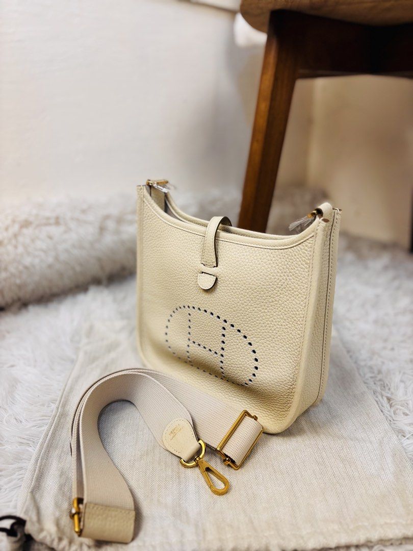 Hermes Evelyne 23 Bag (Craie) (Category: Luxury Bags & Wallets) located in Muntinlupa City. Submitted by yangchic (Listing ID 1459632191, Image 3). Description: ✔️coded ▪️can be worn as cross-body or shoulder bag ▪️message for more information and details.