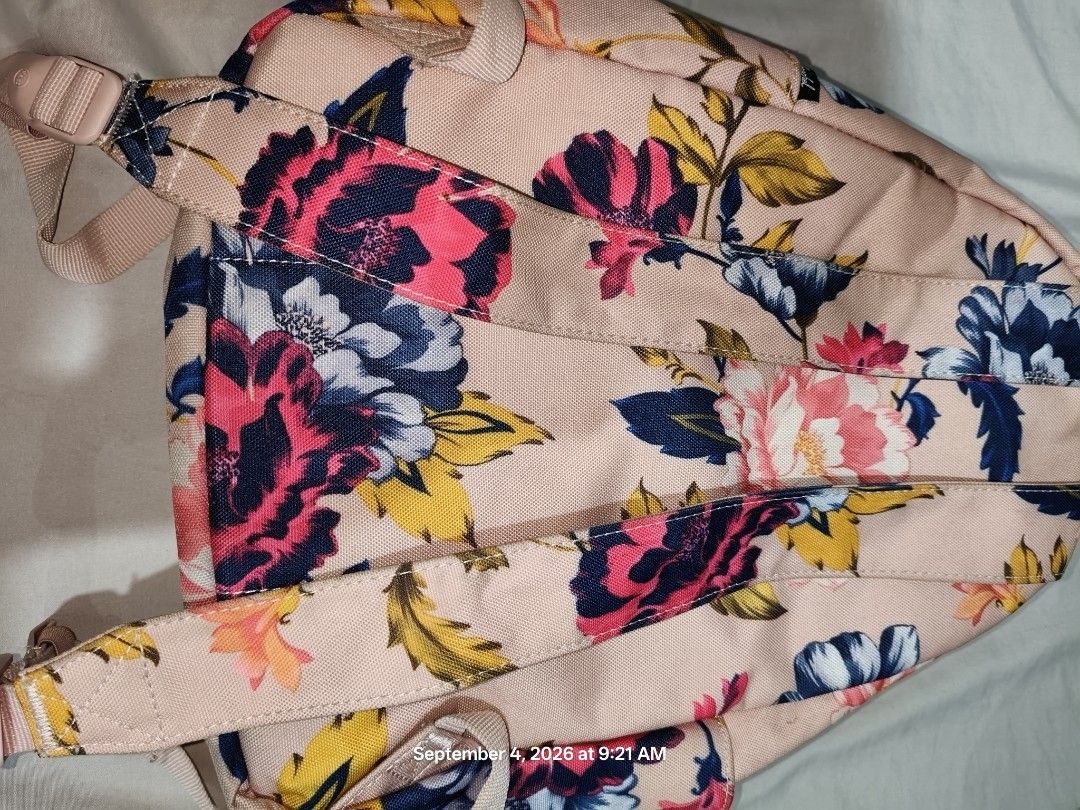 Herschel Nova Floral Backpack (small) (Category: Backpacks) located in Marikina City. Submitted by syluswife (Listing ID 1459499552, Image 3). Description: MOVING OUT SALE UNTIL OCT. 2026 ONLY Authentic Methods of payment: Gotyme, RCBC, UnionBank Delivery/ shipping fees c/o buyer J&T, LBC, Lalamove, Grab shipping available Meetups and shipping on weekends only due to my work. Please be patient.