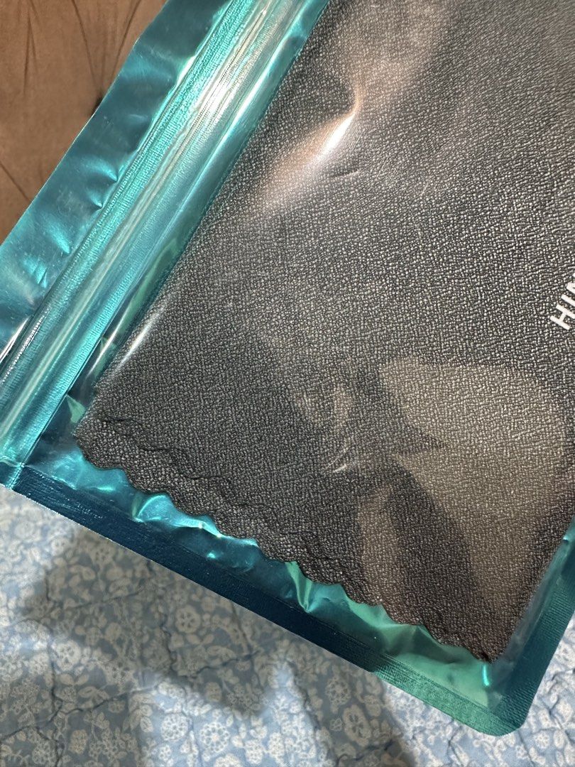 Hinyari UV Guard Daily Cool Towel (Category: Towels, Napkins & Holders) located in Davao. Submitted by favoritepreloved (Listing ID 1459670201, Image 2). Description: .