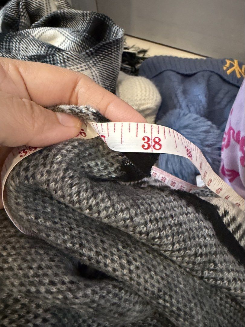 H&M BLACK & WHITE SCARF (38x94) (Category: Scarves) located in Lipa City. Submitted by upcycle_alley (Listing ID 1459630111, Image 3). Description: .