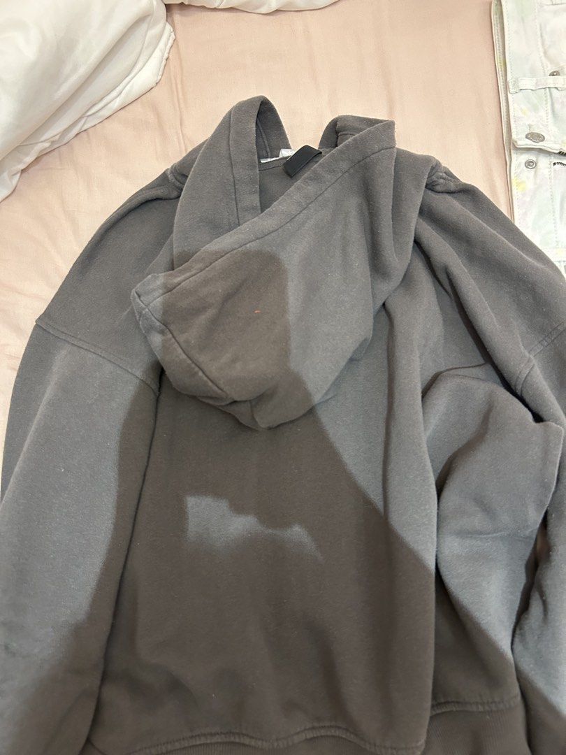 H&M Divided Nirvana Graphic Zip-Up Hoodie (Category: Coats, Jackets and Outerwear) located in Manila. Submitted by coquettecosette (Listing ID 1459555658, Image 3). Description: 🩶 H&M Divided Nirvana Zip-Up Hoodie 🎀 Cute grey zip-up hoodie featuring the iconic Nirvana smiley face graphic on the front ♡ Size XS. Perfect for casual outfits, layering, or adding a cute grunge touch to your look ✧ In good condition with lots of life left! Please che