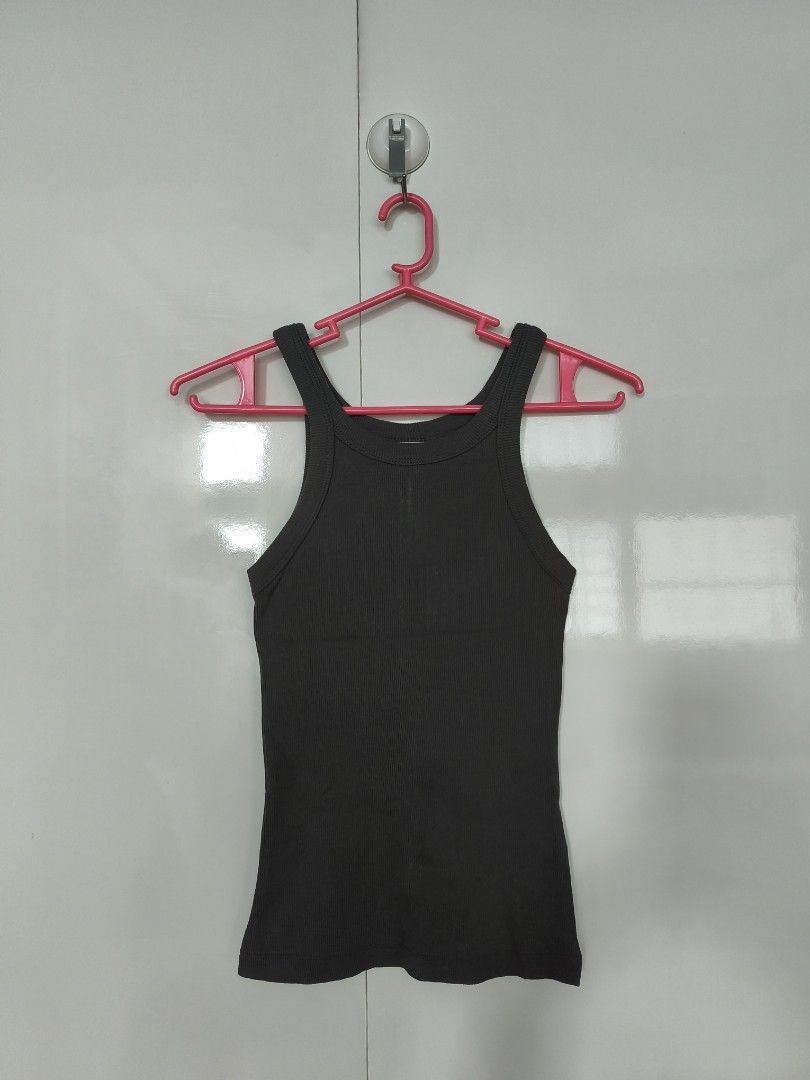 H&M Gray Sleeveless Top (Category: Sleeveless) located in Manila. Submitted by smilefashion08 (Listing ID 1459506473, Image 1). Description: Original H&M.