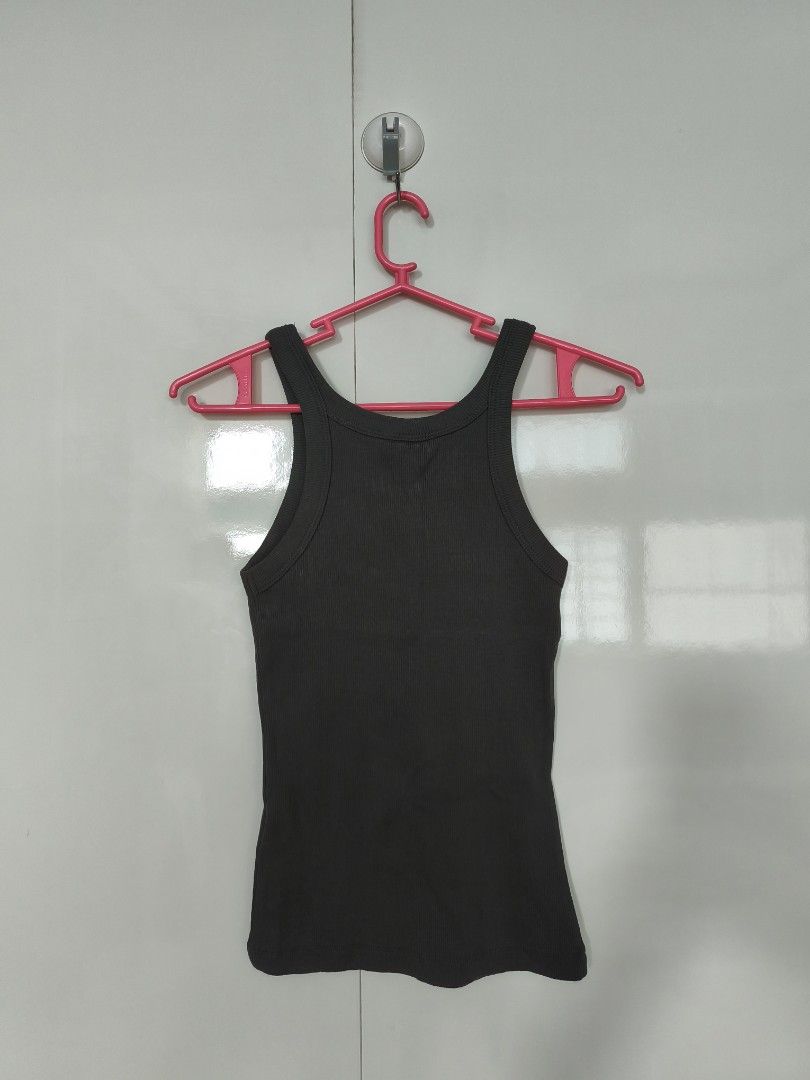 H&M Gray Sleeveless Top (Category: Sleeveless) located in Manila. Submitted by smilefashion08 (Listing ID 1459506473, Image 2). Description: Original H&M.