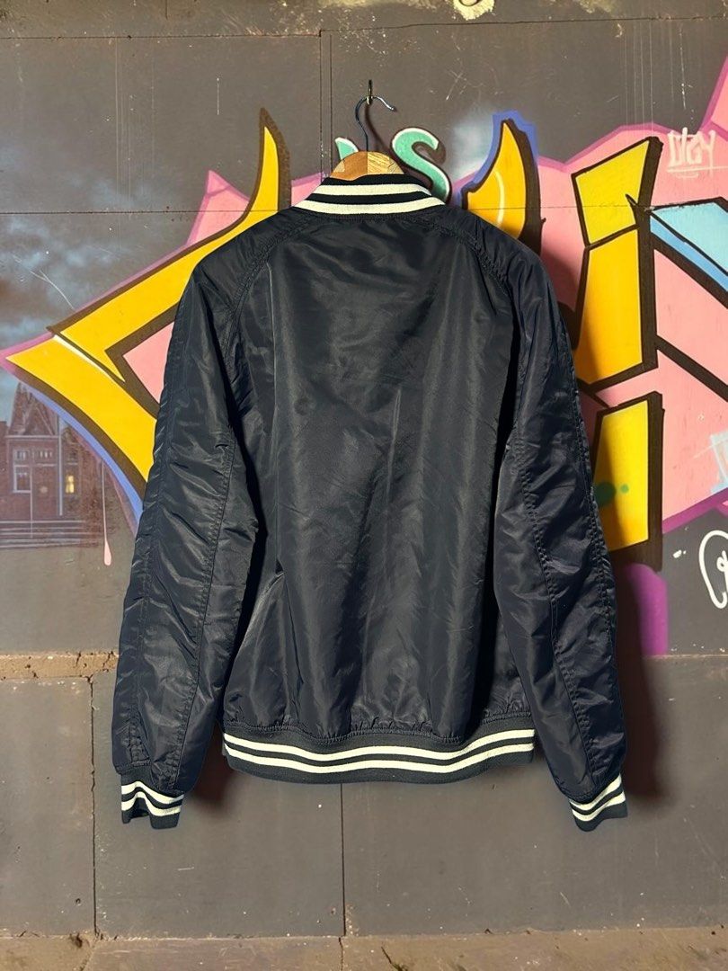 H&M Mens Varsity Bomber Jacket (Category: Coats, Jackets and Outerwear) located in Caloocan City. Submitted by marcapina2211 (Listing ID 1459578273, Image 2). Description: H&M Mens Large Varsity Bomber Jacket Navy Blue Dimes: 24x27 No issue Excellent condition 📍North Caloocan .