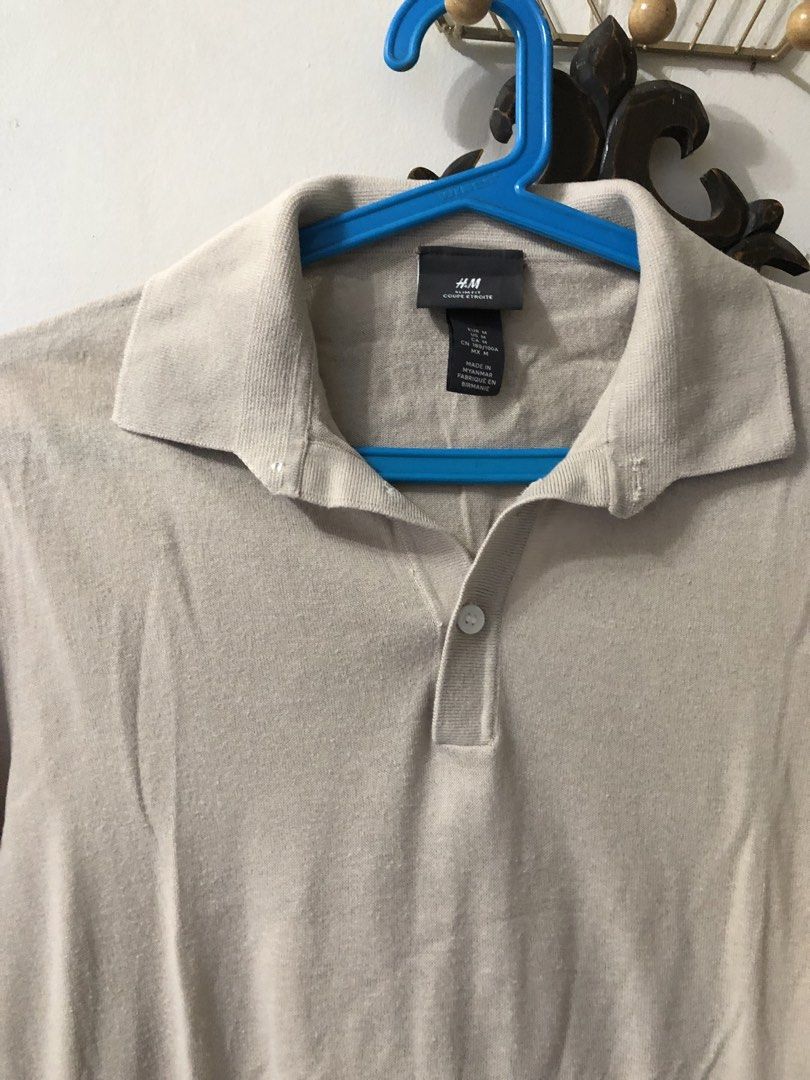 H&M shirt for men Medium slim fit (Category: Tshirts & Polo Shirts ) located in Lucena. Submitted by kweenritz (Listing ID 1459503715, Image 1). Description: Hello! For sale! Pre-loved shirt from H&M. Beige, medium, slim fit. In nice condition. RFS- nakatambak lang Shoulder 16” Width 18.5” Length 26.5” 50 only plus shipping fee.