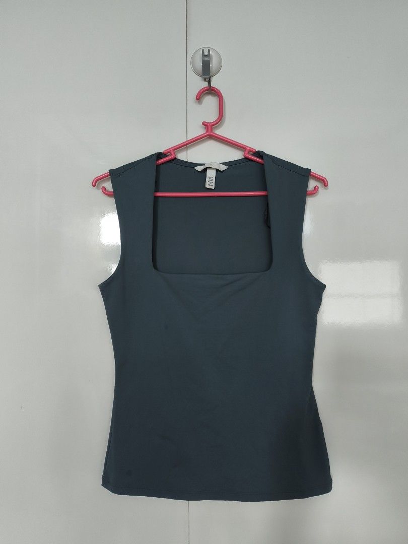 H&M Square Neck Top (Category: Sleeveless) located in Manila. Submitted by smilefashion08 (Listing ID 1459506710, Image 1). Description: Original H&M Once Used Fits XS-S.