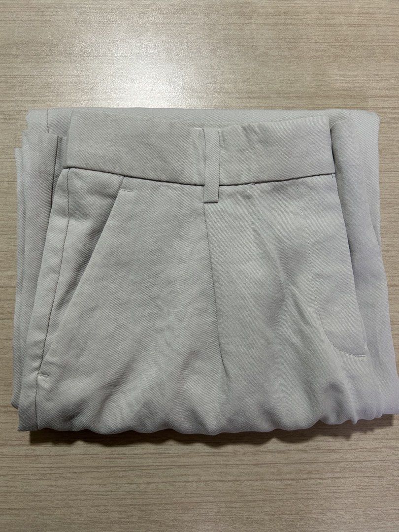 H&M Wide Leg Linen Blend Pants (Category: Other Bottoms) located in Quezon City. Submitted by lynloved (Listing ID 1459528594, Image 1). Description: ⟡ Brand: H&M ⟡ Size: 36, indicated on tag ⟡ No worn photos available, as these clothes no longer fit me. ☆ Measurements when laid flat: Waist: 15" Outseam: 39" Inseam: 29" Front & Back rise: 10" Hip: 19" Thigh: 11" Leg opening: 10" (6).