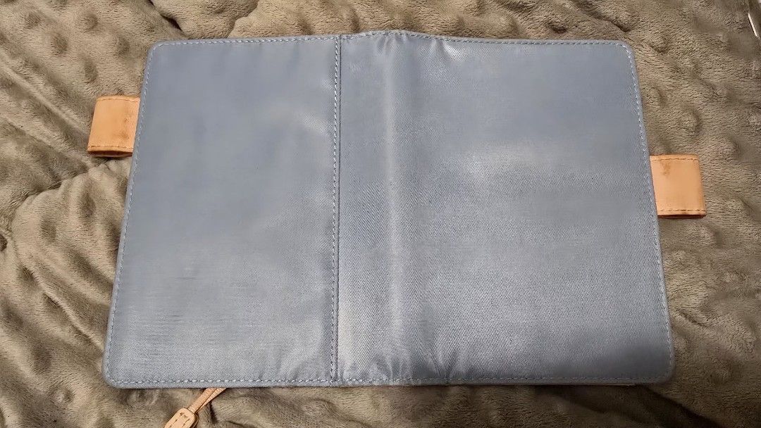 Hobonichi Planner Cover Beige (Category: Stationery & School Supplies) located in Las Pinas. Submitted by insouciant_worrier (Listing ID 1459656875, Image 2). Description: - Hobonichi planner cover - Fits A6 size planners - Multiple card slots and pockets inside - Minor exterior marks and signs of wear (please check photos for details).