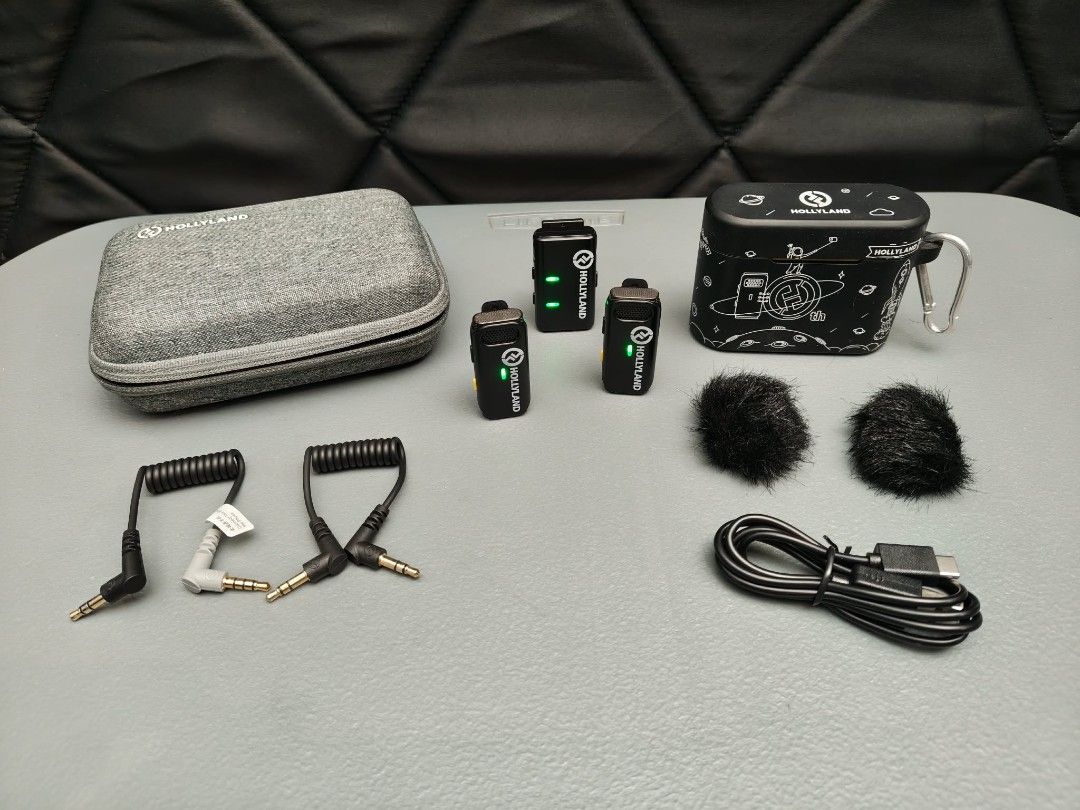 Hollyland Lark M1 Wireless Microphone System (Category: Microphones) located in Manila. Submitted by jimbo2003 (Listing ID 1459584670, Image 1). Description: - Hollyland Lark M1 Wireless Microphone System - Includes: 2 Transmitters, 1 Receiver - Comes with Charging Case and Carrying Pouch - All accessories shown in photos are included - Ideal for Vlogging and Content Creation - Ready to Use.