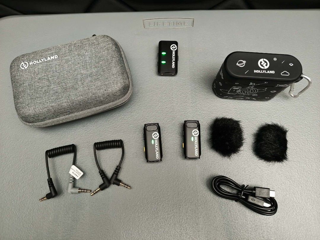 Hollyland Lark M1 Wireless Microphone System (Category: Microphones) located in Manila. Submitted by jimbo2003 (Listing ID 1459584670, Image 3). Description: - Hollyland Lark M1 Wireless Microphone System - Includes: 2 Transmitters, 1 Receiver - Comes with Charging Case and Carrying Pouch - All accessories shown in photos are included - Ideal for Vlogging and Content Creation - Ready to Use.