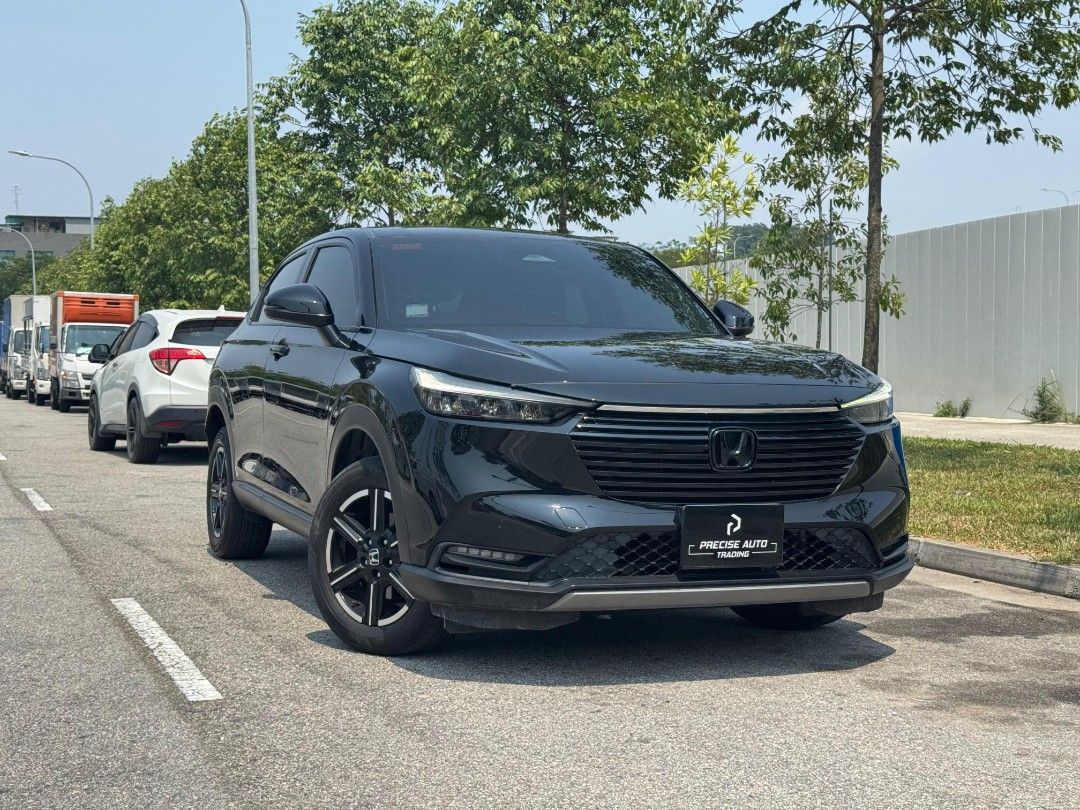 Honda Vezel 1.5 G (A) (Category: Used Cars) located in Singapore. Submitted by preciseauto (Listing ID 1459546355, Image 1). Description: 🔥🔥BOSS SAY ALL MUST GO CLEARANCE SALE🔥🔥 🚨CHEAPEST CARS IN THE MARKET🚨 🚘$500 DRIVEAWAY🚘 🏦LOWEST INTEREST FROM 1.48%🏦 🟢1 YEAR WARRANTY🟢 🔧FREE 1 YEAR SERVICING🔧 🏬 Vehicle 120 Points INSPECTION CHECK By In House Workshop BEFORE we put them for SALE 🚕 PHV Drivers Welcomed 🔁 High Trade In Value ‼️ 🌟