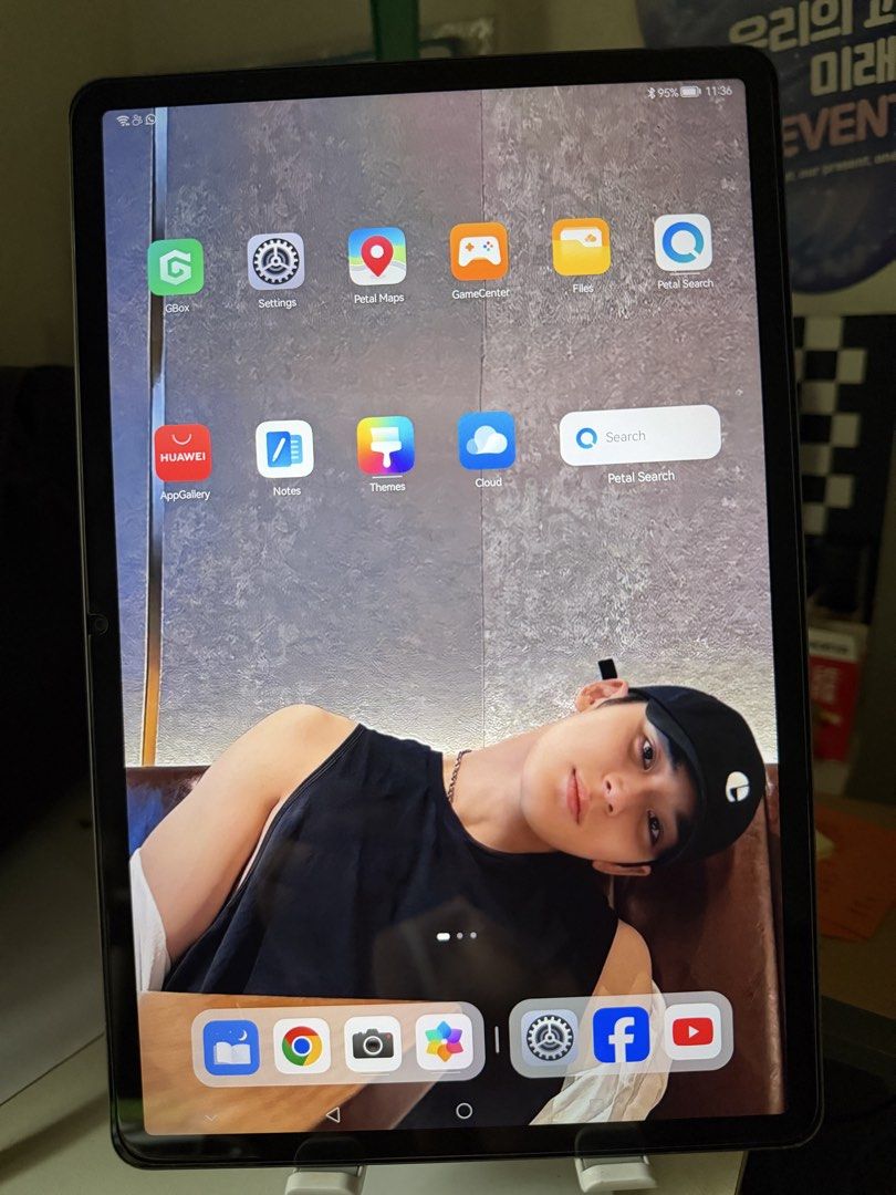 Huawei Matepad SE 11” (Category: Android) located in Manila. Submitted by gabchristine (Listing ID 1459522079, Image 3). Description: huawei matepad se 11” wifi (nebula gray) w/ free goodojoq bluetooth keyboard & huawei flip cover & original charger rfs: rarely being used.